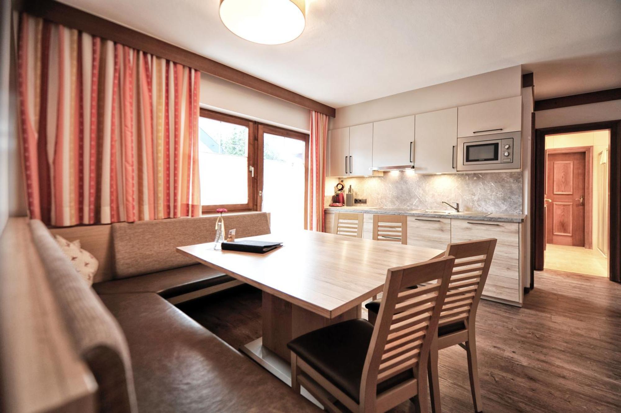 Appartement Haus Enzian à Fiss Extérieur photo